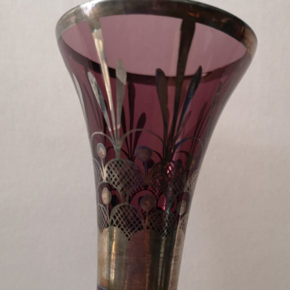Beautiful Vintage Purple Amethyst Glass Vase w/ Silver Overlay Art Deco Design - Picture 4 of 7